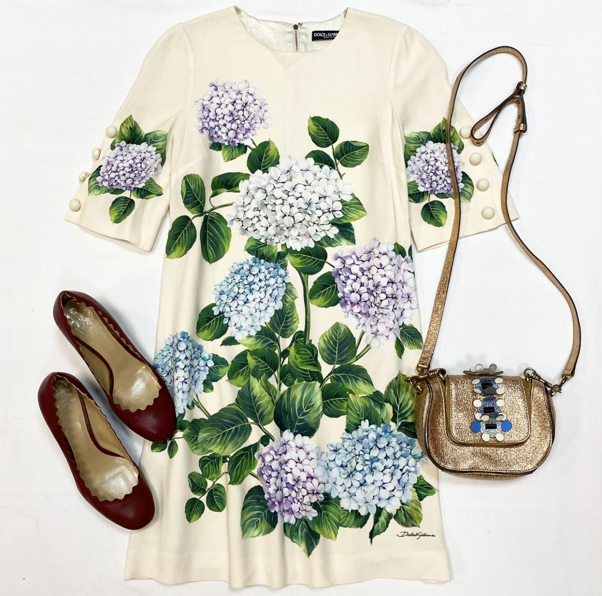 Платье Dolce Gabbana размер 38 цена 10 770 руб Туфли Chloe размер 36.5 цена 15 385 рубСумка Anya Hindmarch