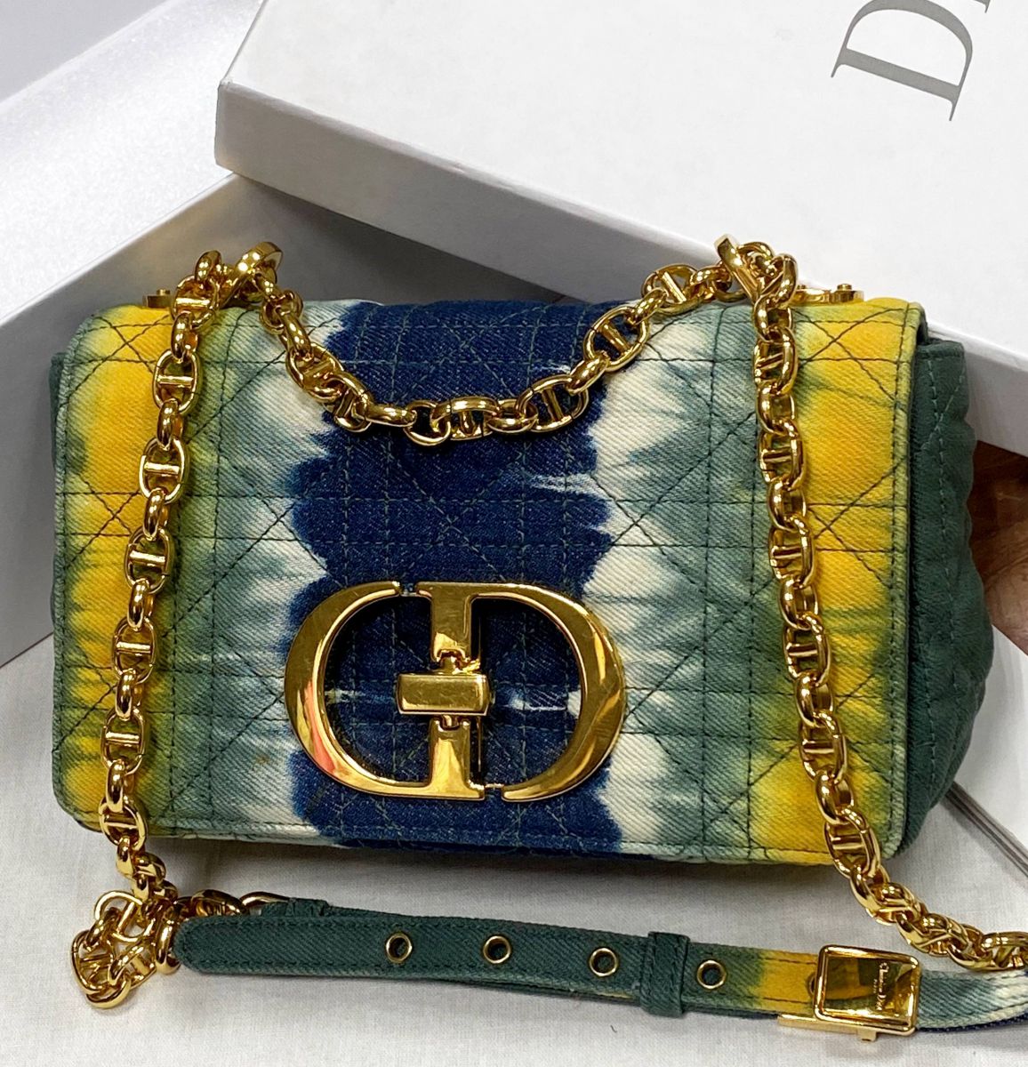 Сумочка Christian Dior размер 20/12 цена 78 275 руб
