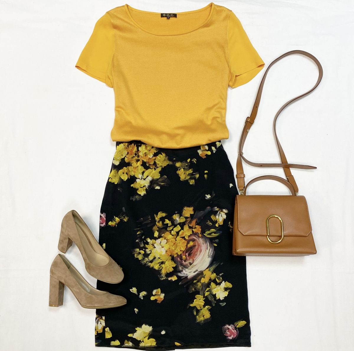 Кофта Loro Piana размер 42 цена 10 770 руб Юбка / шелк / Dolce Gabbana размер 42 цена 13 847 рубТуфли Gianvito Rossi размер 36.5 цена 23 078 рубСумка Phillip Lim
