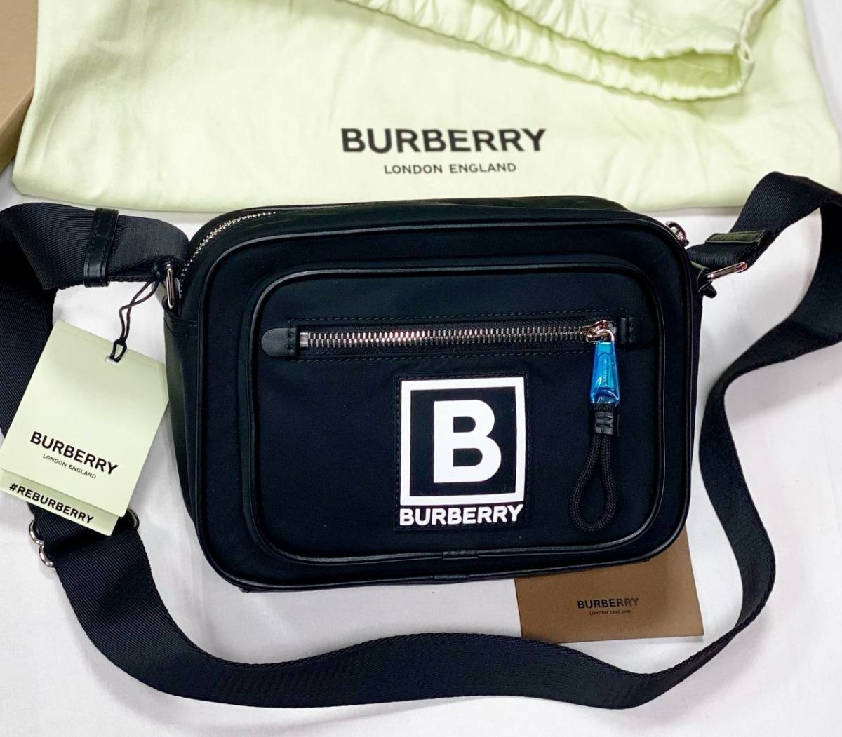 Сумка Burberry размер 20/15 цена 62 620 руб / новая с бирками /
