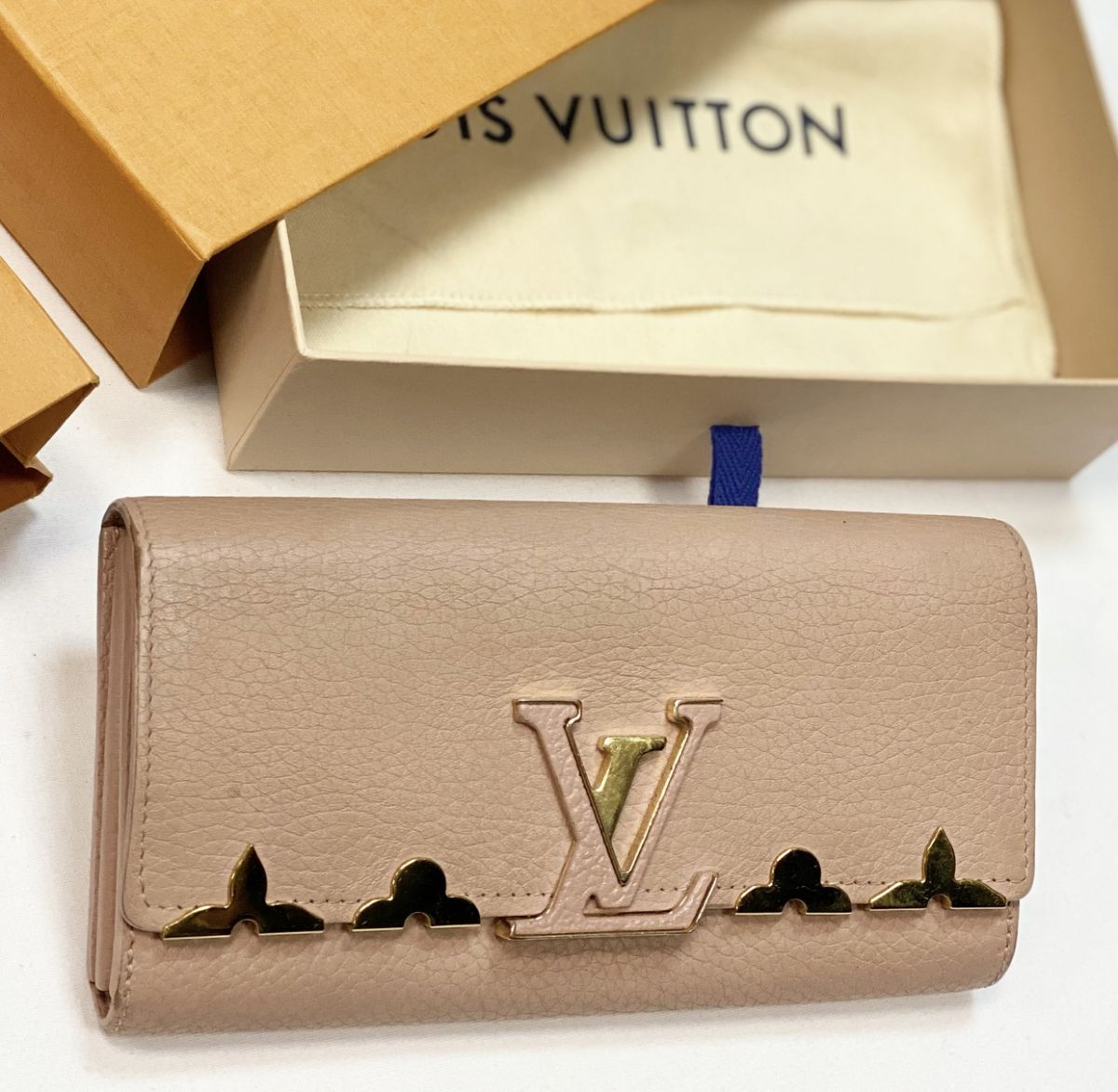Портмоне Louis Vuitton цена 15 385 руб 