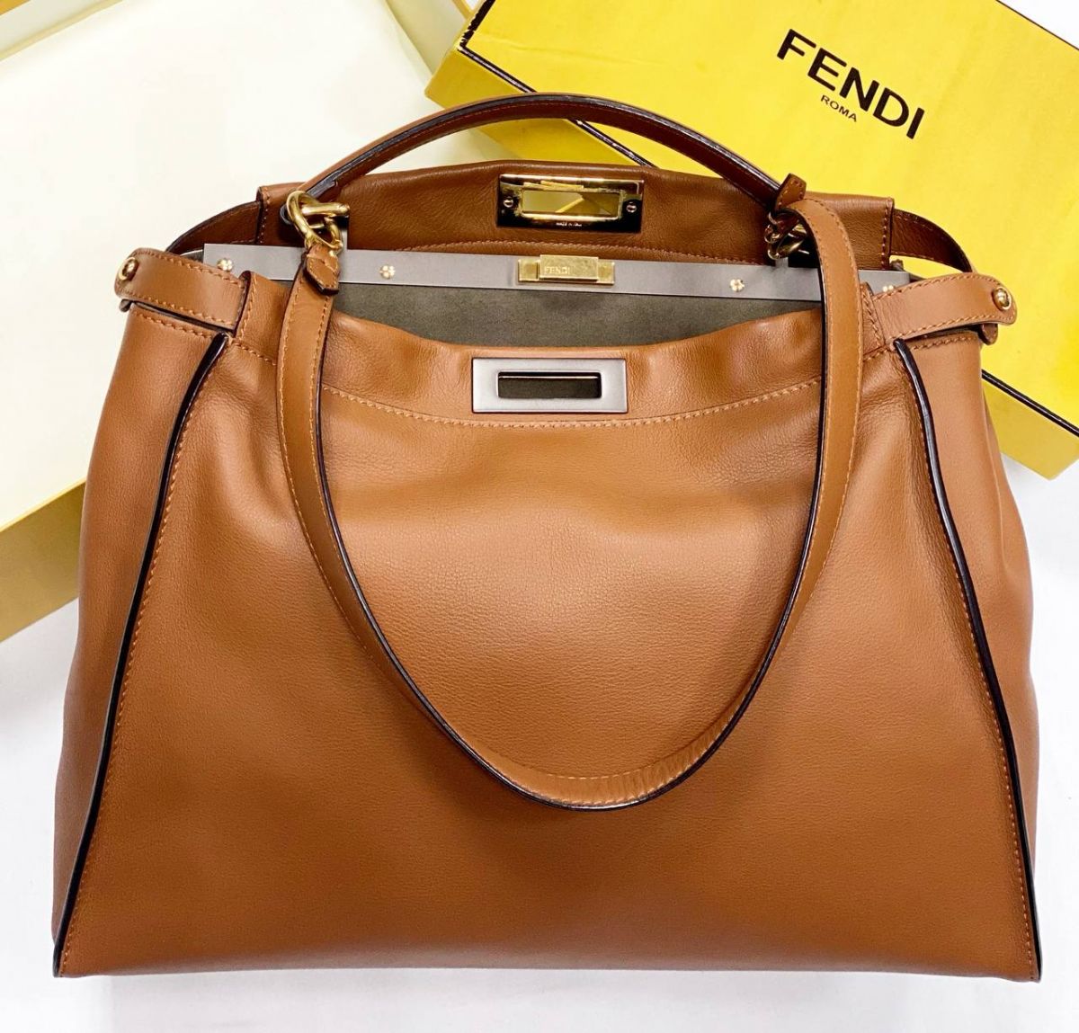 Сумка Fendi размер 40/30 цена 109 585 руб