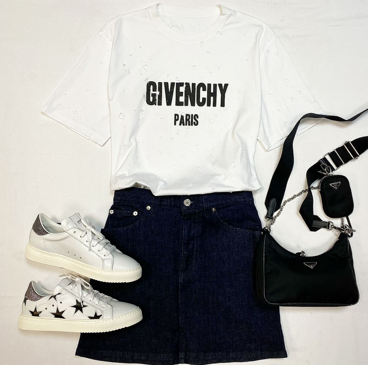 Футболка Givenchy размер S цена 15 385 рубЮбка Givenchy размер S цена 18 463 рубКеды Stokton размер 39 цена 10 770 руб Сумка Prada