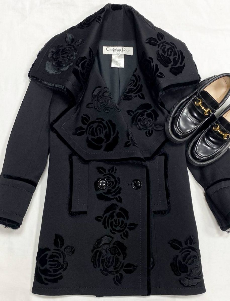 Полупальто Christian Dior размер 42 цена 39 138 руб
Ботинки Gucci размер 36.5 цена 46 965 руб