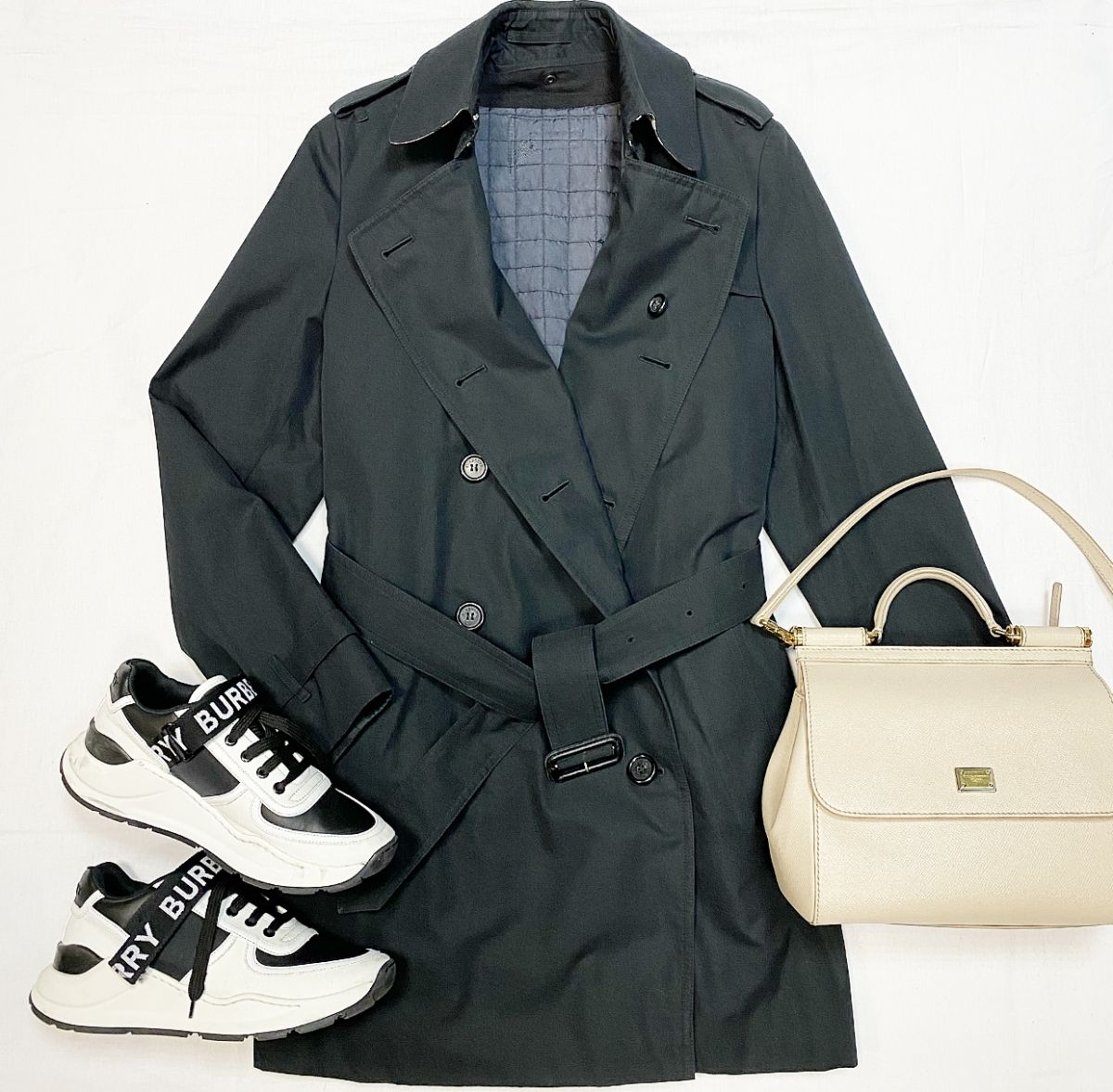 Тренч / утепленый / Burberry размер 42 цена 46 155 руб Кроссовки Burberry размер 38.5 цена 23 078 руб Сумка Dolce Gabbana