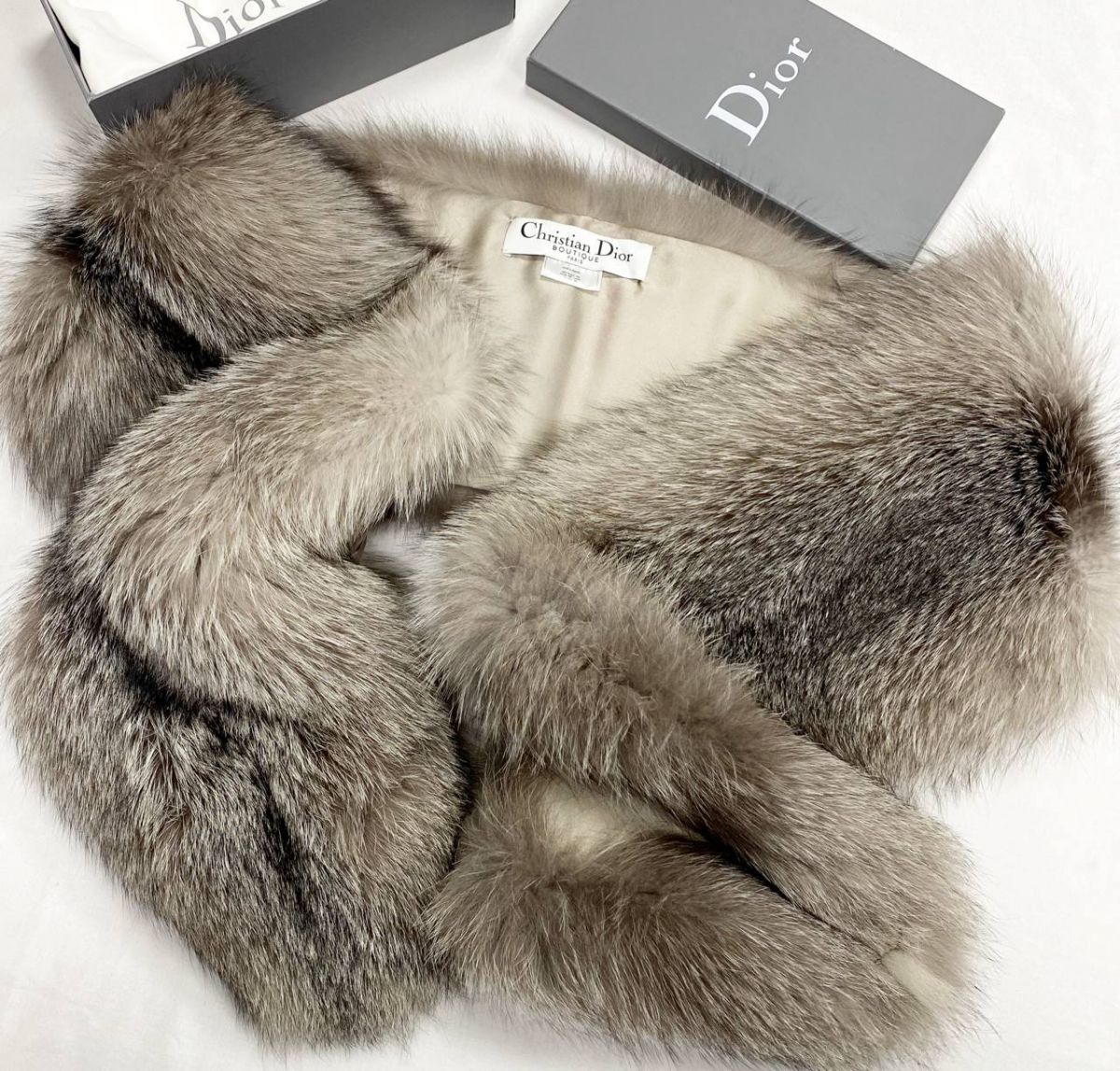 Шарф / чернобурка/ Dior цена 62 620 руб 