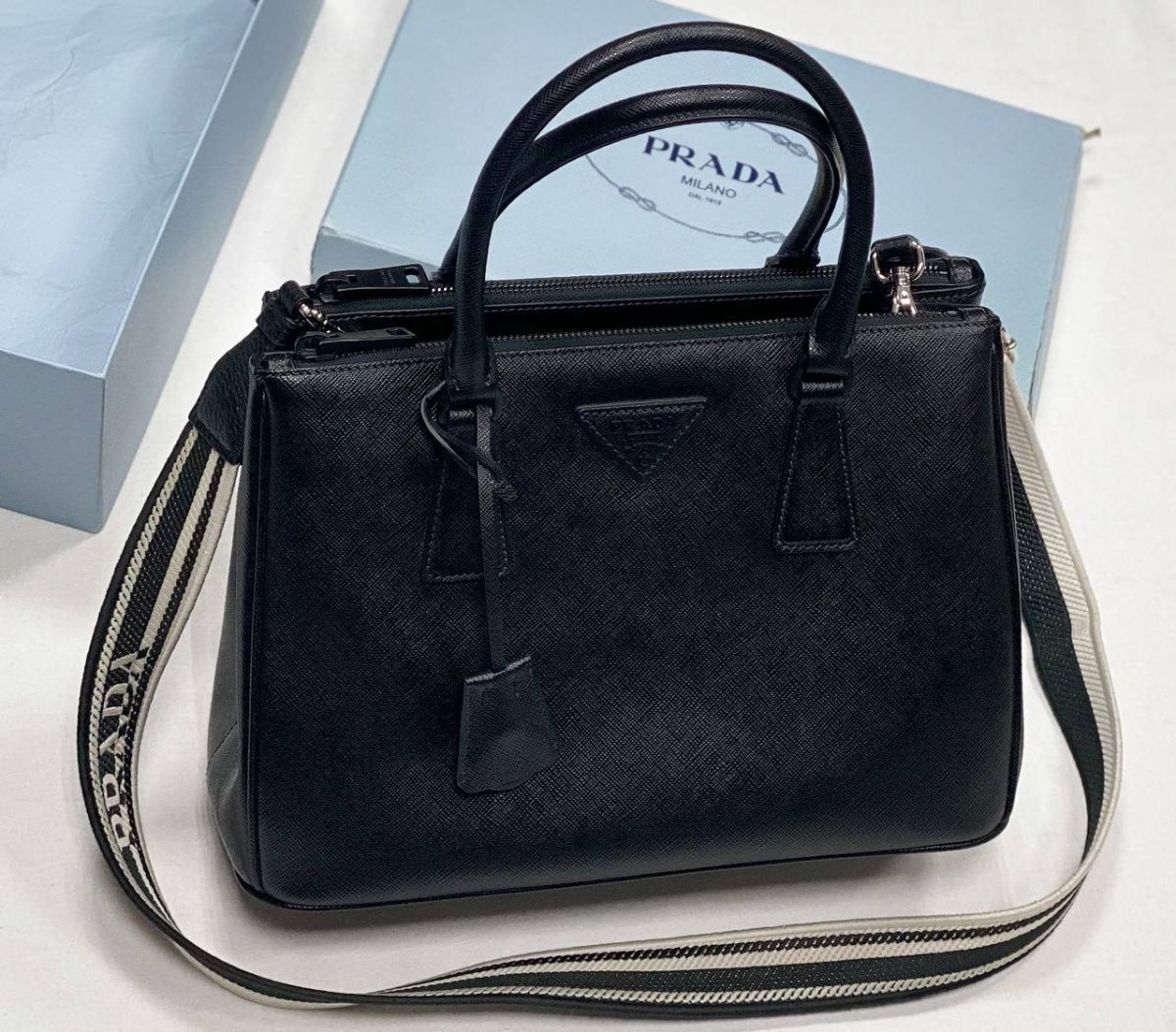 Сумка Prada размер 27/20