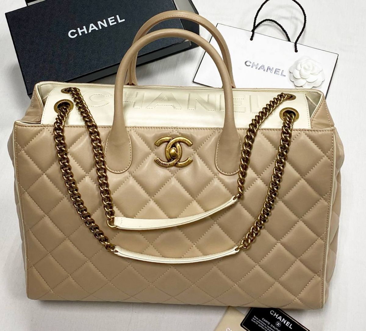Сумка Chanel размер 40/25 цена 156 550 руб / карточка /