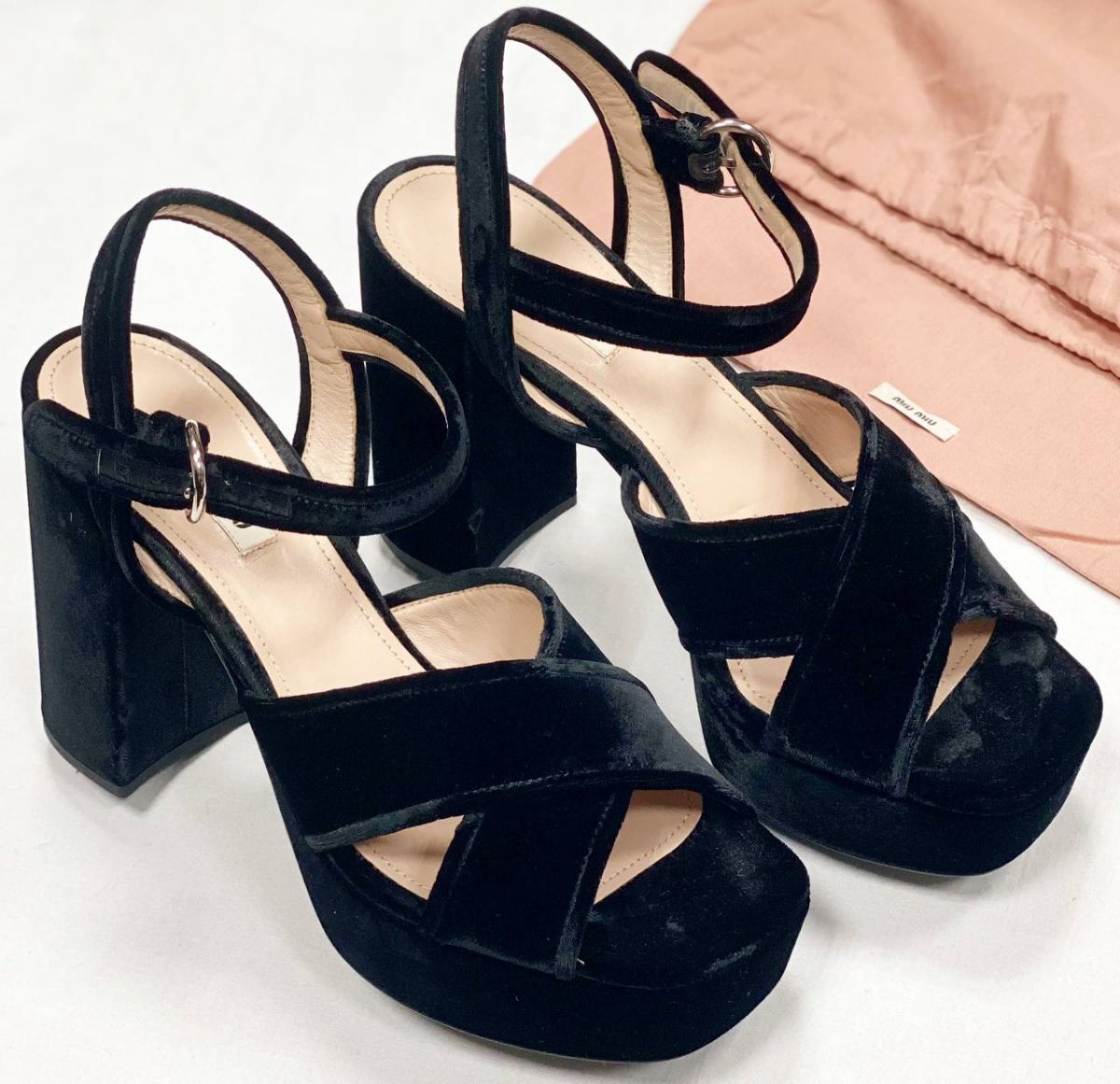 Босоножки Miu Miu размер 40 цена 78 275 руб / новые /