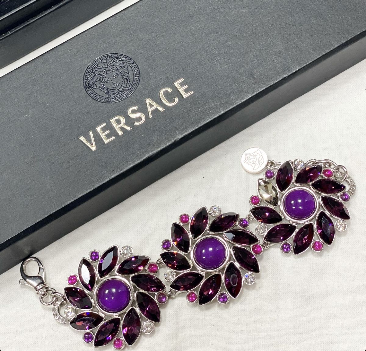 Колье / камни / Versace цена 15 385 руб / упаковка / 