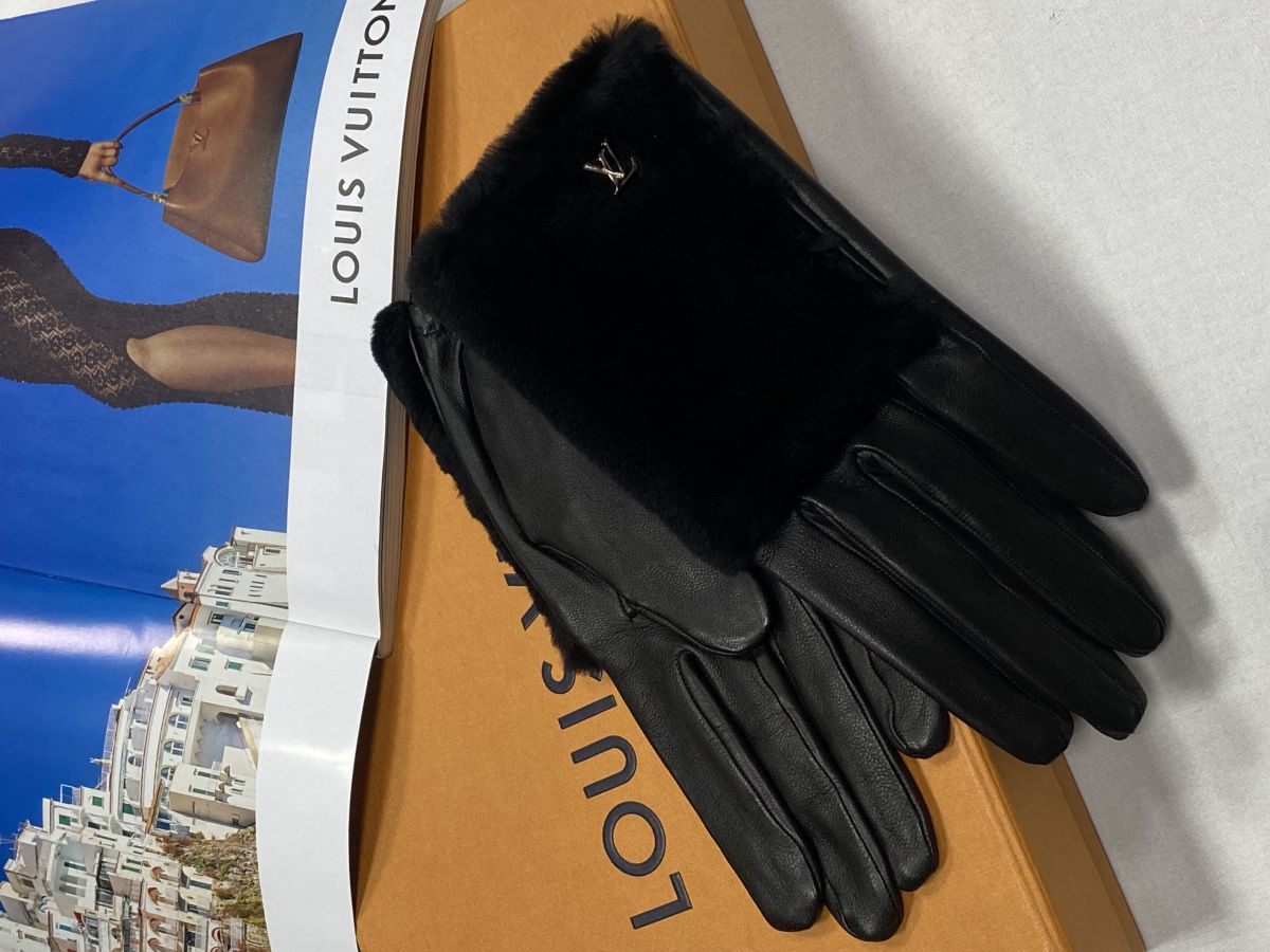 Перчатки Louis Vuitton размер M цена 31 310 руб 