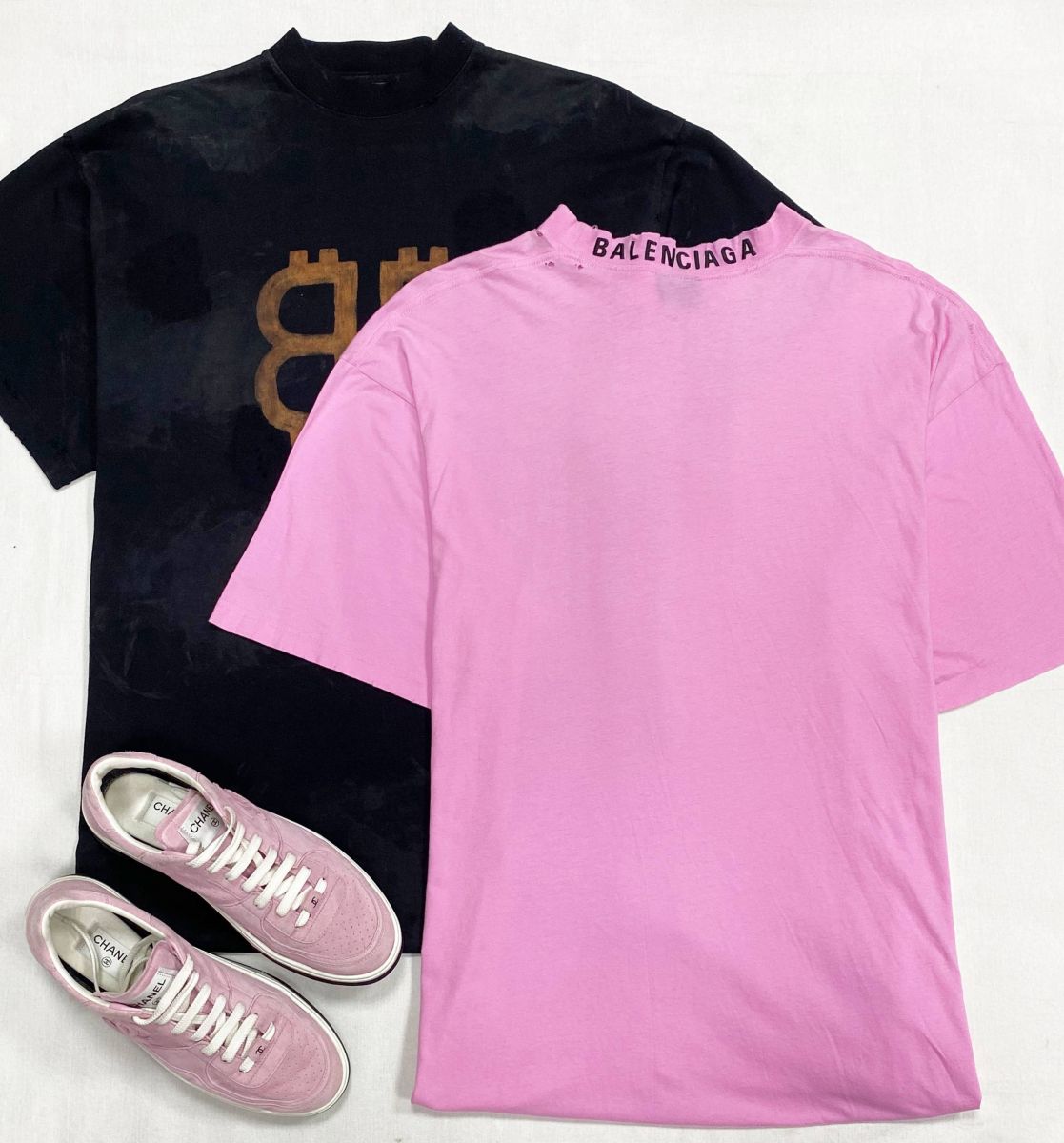 Футболки Balenciaga размер S/ L цена от 23 483 руб до 31 310 рую
Кроссовки Chanel размер 41.5 цена 46 8 965 руб