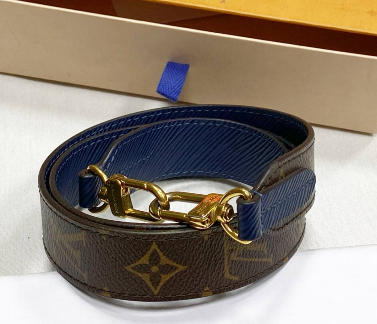 Ремень / двухсторонний / на сумку Louis Vuitton цена 31 310 руб