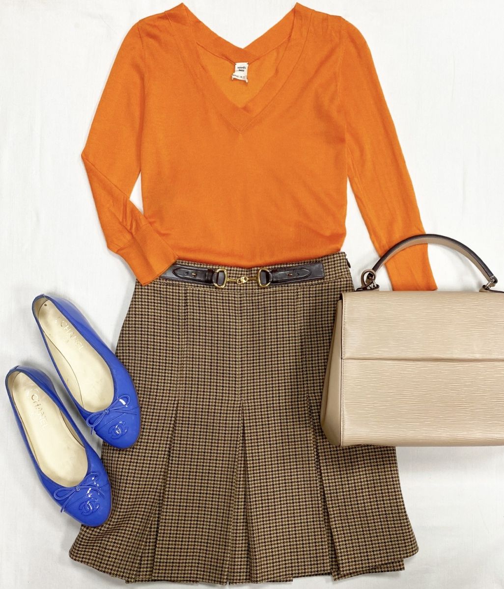 Кофта Hermès размер XS цена 15 655 руб 
Юбка Celine размер 36 цена 23 483 руб 
Балетки Chanel размер 39 цена 23 483 руб 
Сумка Louis Vuitton 