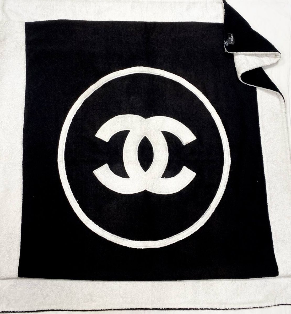 Полотенце  Chanel размер 120/180 цена 23 483 руб 