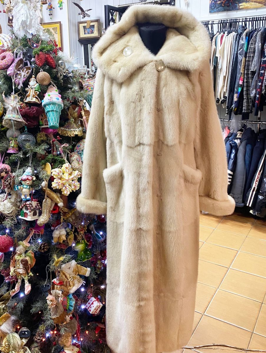 
Шуба /мех норки/ размер 46 цена 125 240 руб