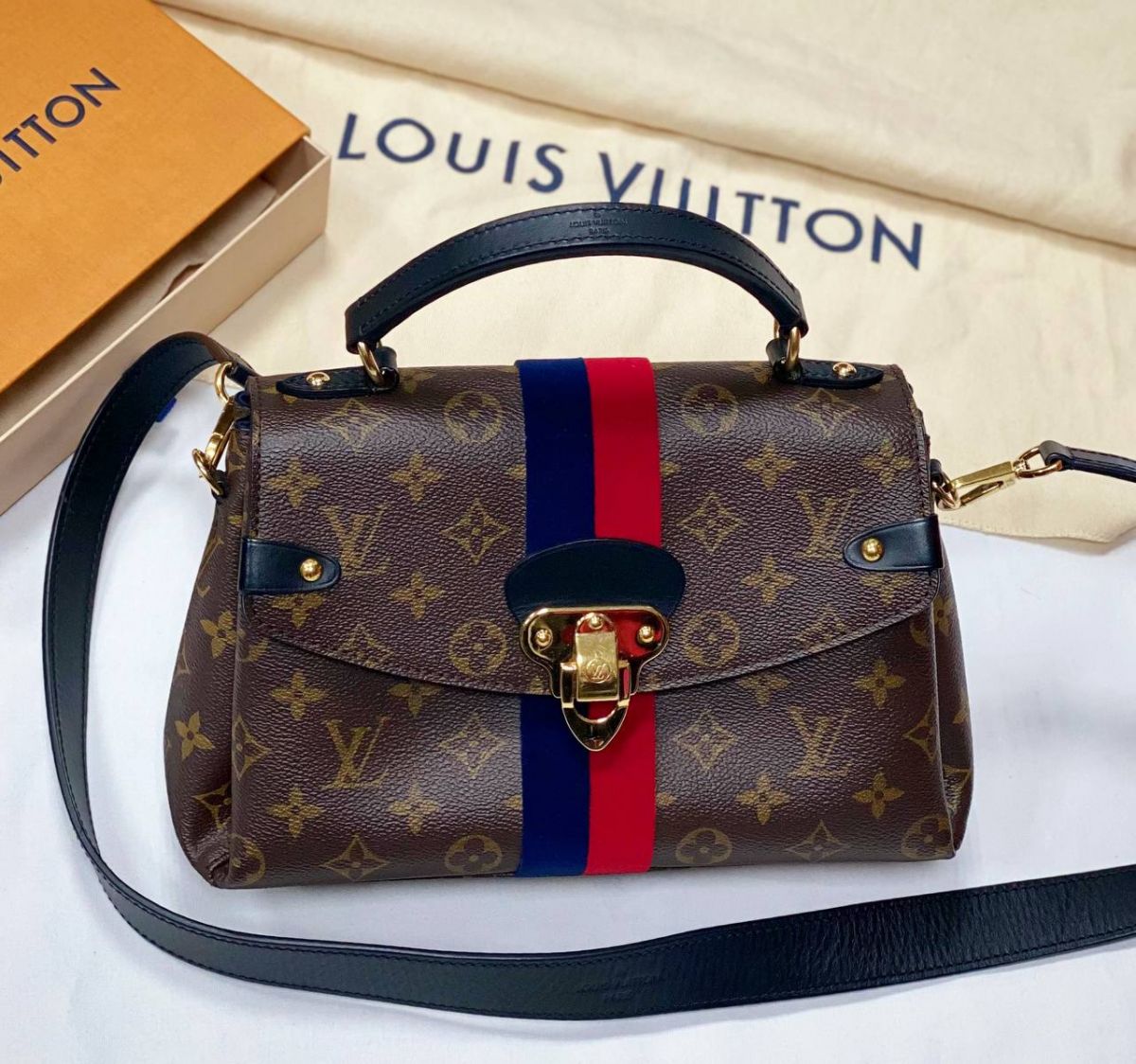 Сумка Louis Vuitton размер 25/15 цена 156 550 руб