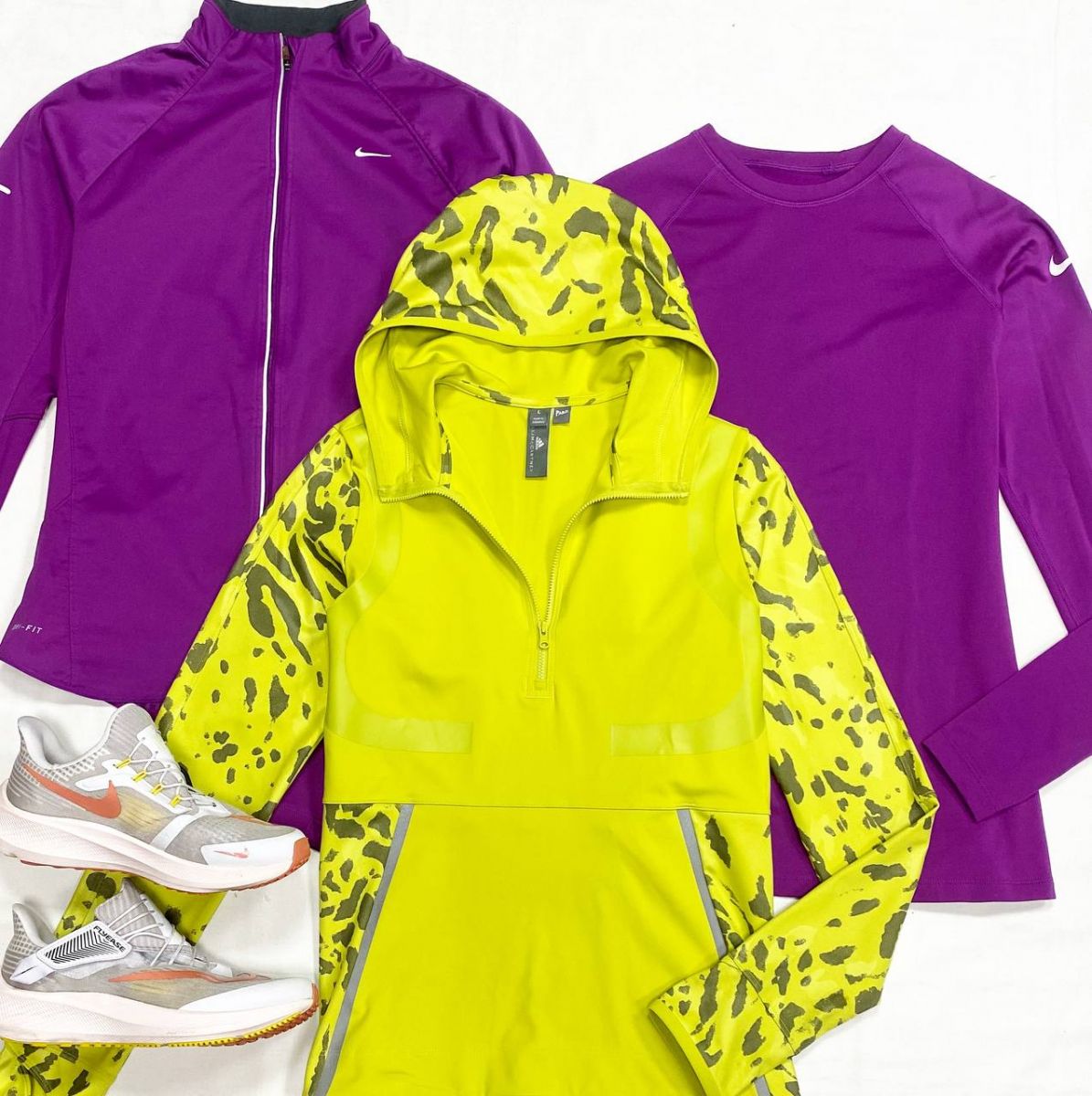 Двойка Nike размер L цена 7 828 руб
Кофта Stella McCartney размер L цена 7
828 руб
Кроссовки Nike размер 38 цена 7 828 руб