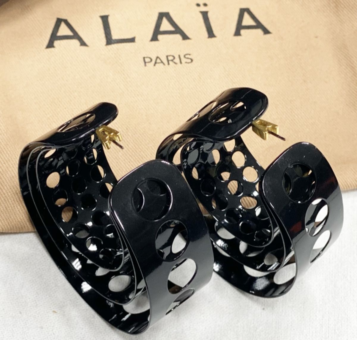 Серьги Alaïa цена 30 770 руб / упаковка / 