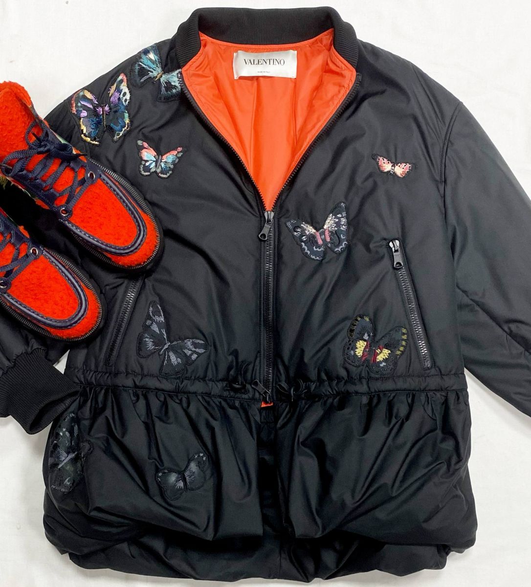 Куртка Valentino размер 40 цена  93 930
Руб
Ботинки Gucci размер 37.5 цена 54 793 руб