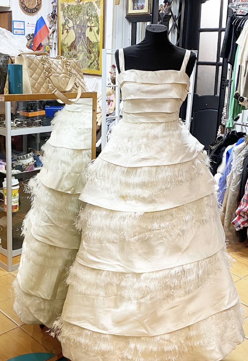 Платье / отделка перья / Valentino размер 8 цена 62 620 руб