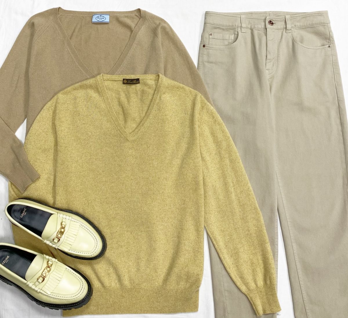 Джемпера / кашемир / Prada / Loro Piana размер 36 - 48 цена по 23 483 руб 
Джинсы Brunello Cucinelli размер 40 цена 31 310 руб 
Лоферы Celine размер 41 цена 39 138 руб