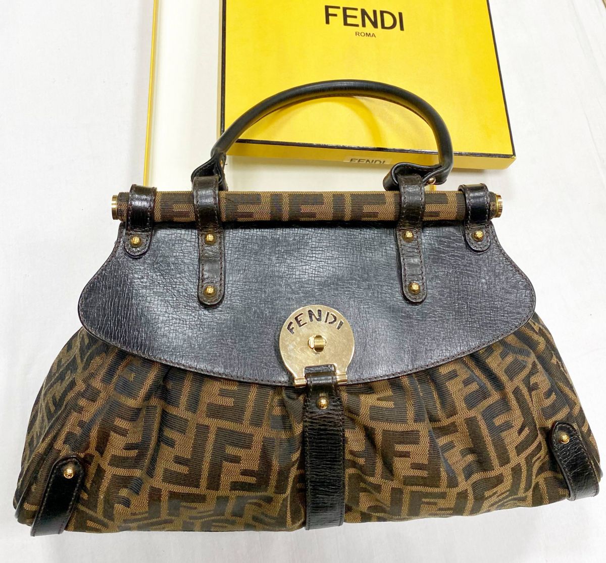 Сумка Fendi размер 40/20 цена 31 310 руб