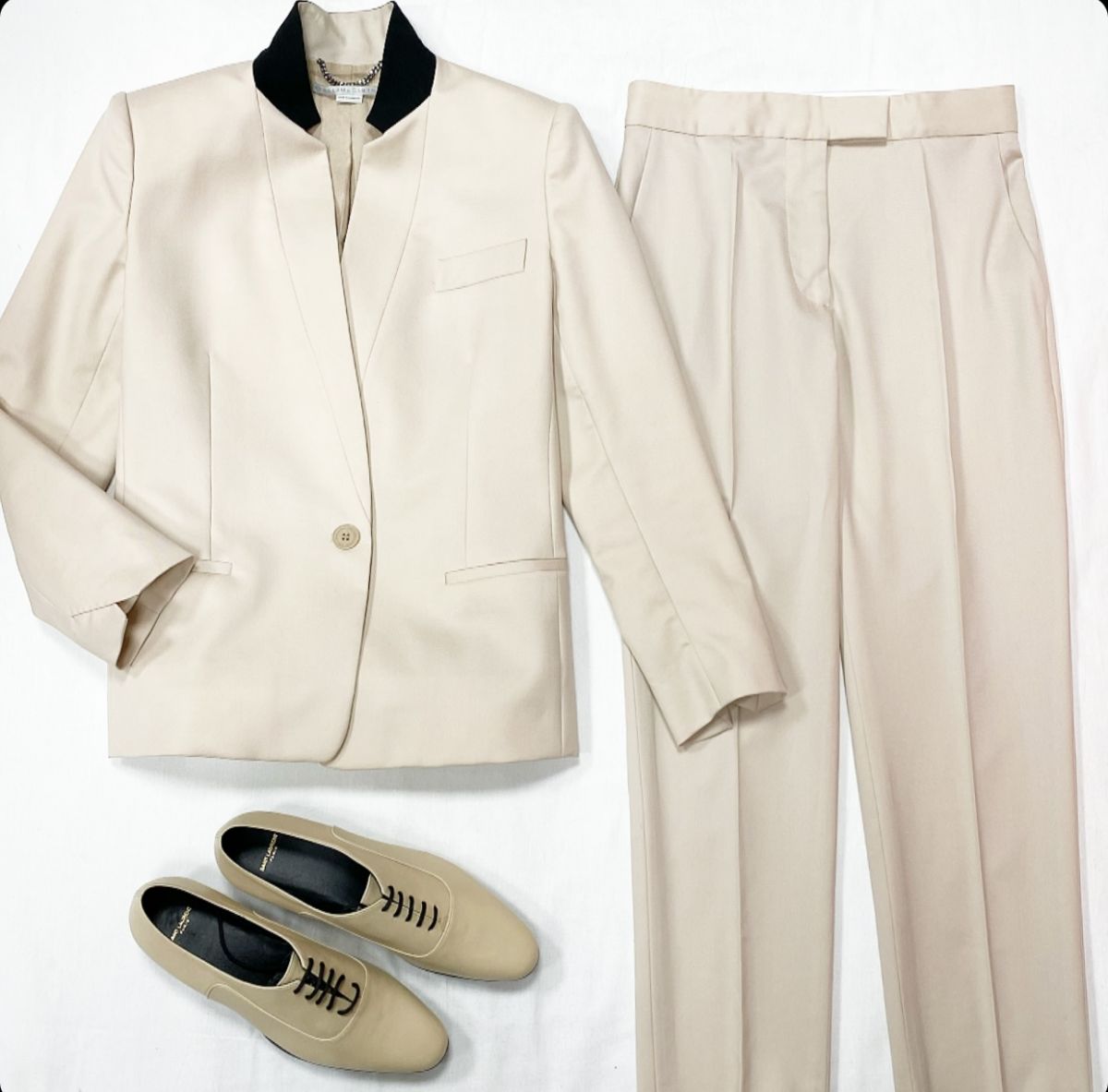 Костюм Stella McCartney размер 40 цена 27 693 руб Ботинки Saint Laurent размер 38 цена 23 078 руб