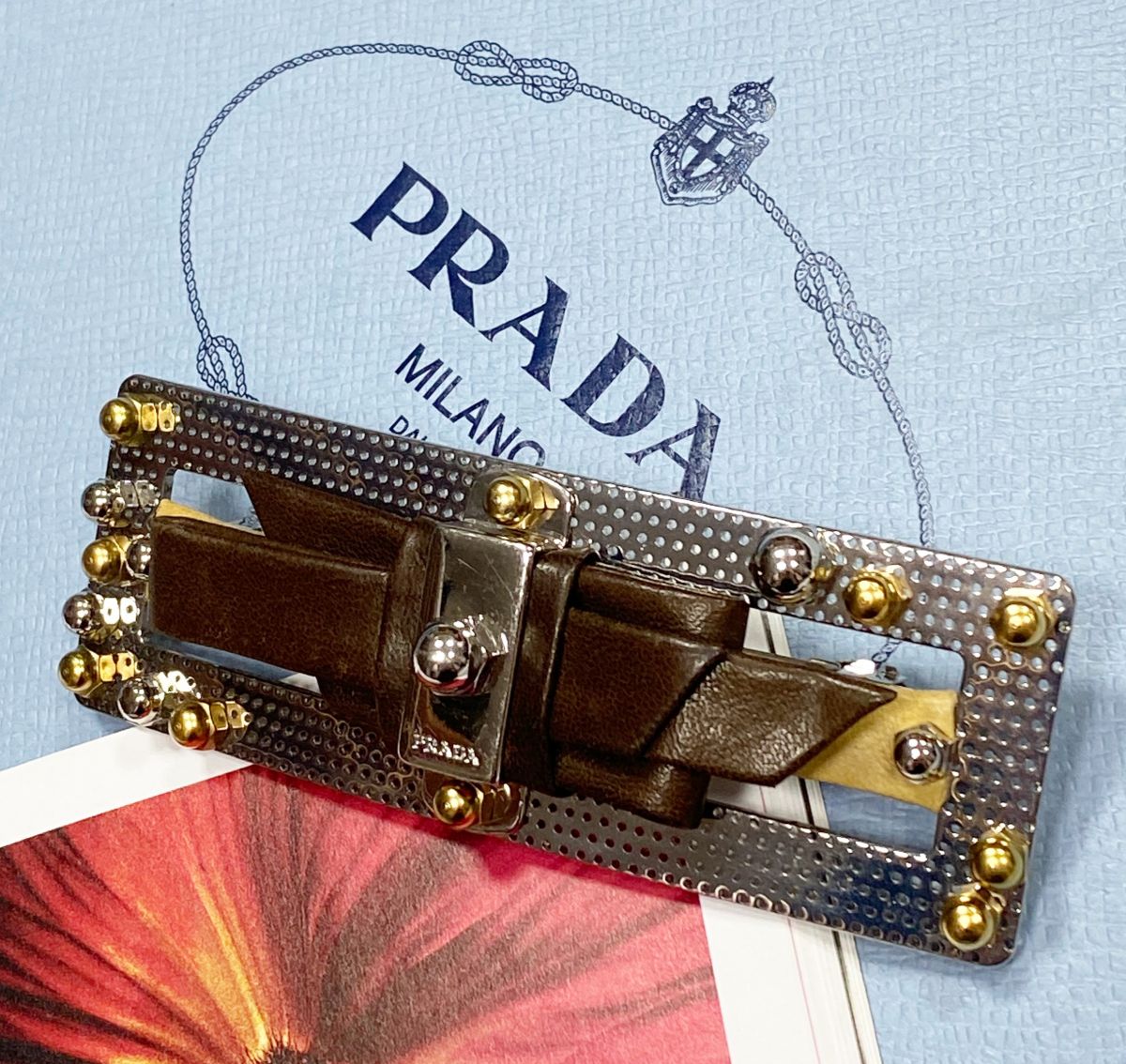 Заколка Prada цена 15 655 руб
