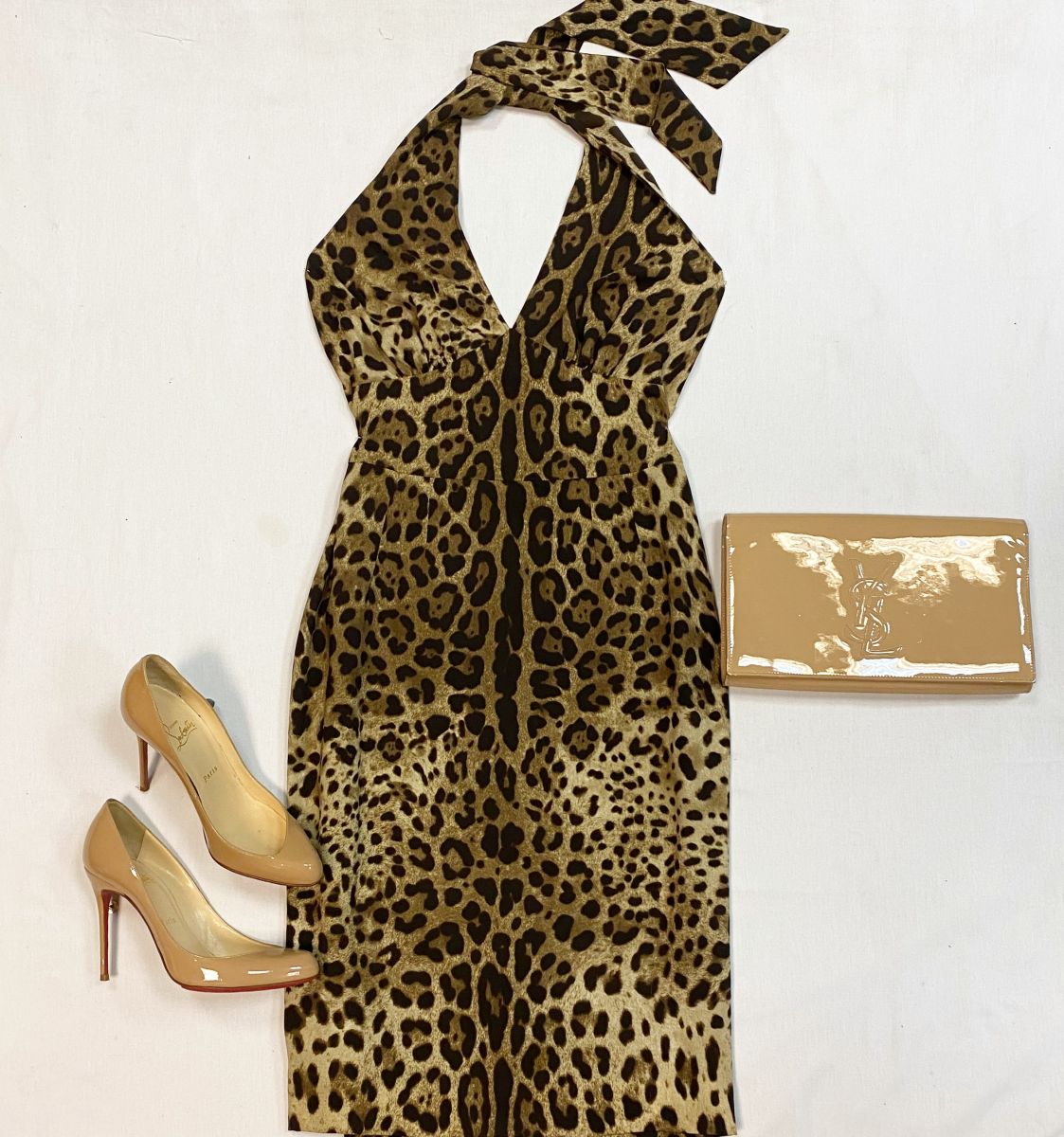 Платье Dolce Gabbana размер 42 цена 10 770 руб
Туфли Louboutin размер 38 цена 12 308 руб
Клатч YSL 
