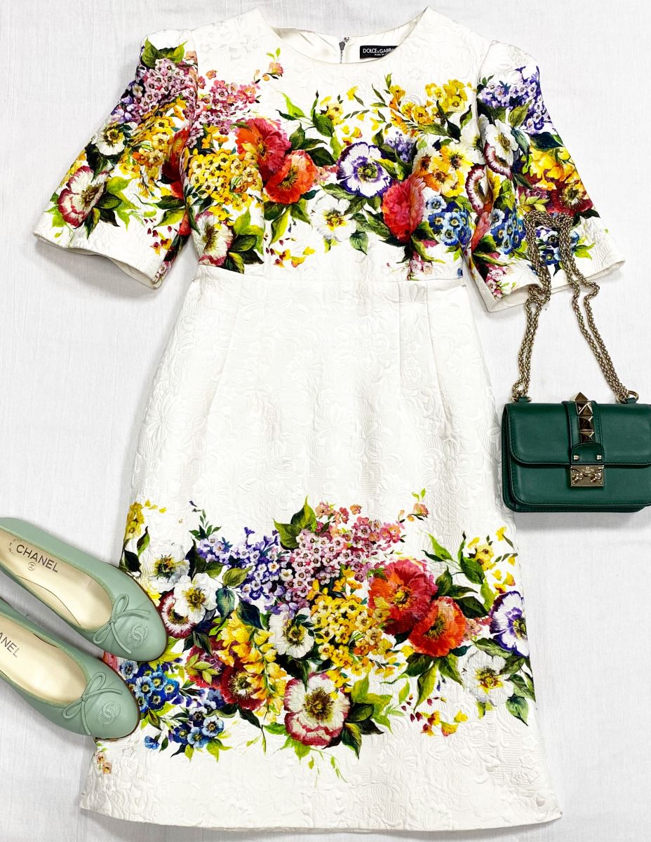 Платье Dolce Gabbana размер 46 цена 15 655 руб
Балетки Chanel размер 38 цена 31 310 руб
Сумка Valentino 