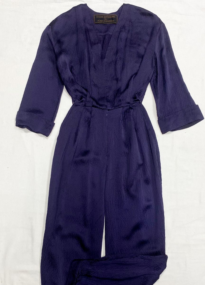 Комбинезон Ulyana Sergeenko размер 38 цена 39 138 рубТуфли Louboutin размер 38.5 цена 15 655 рубСумка Christian Dior