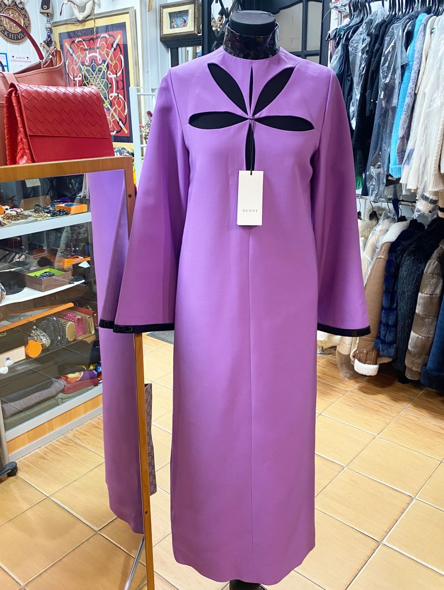 Платье Gucci размер 40 цена 15 641 руб/ с биркой/