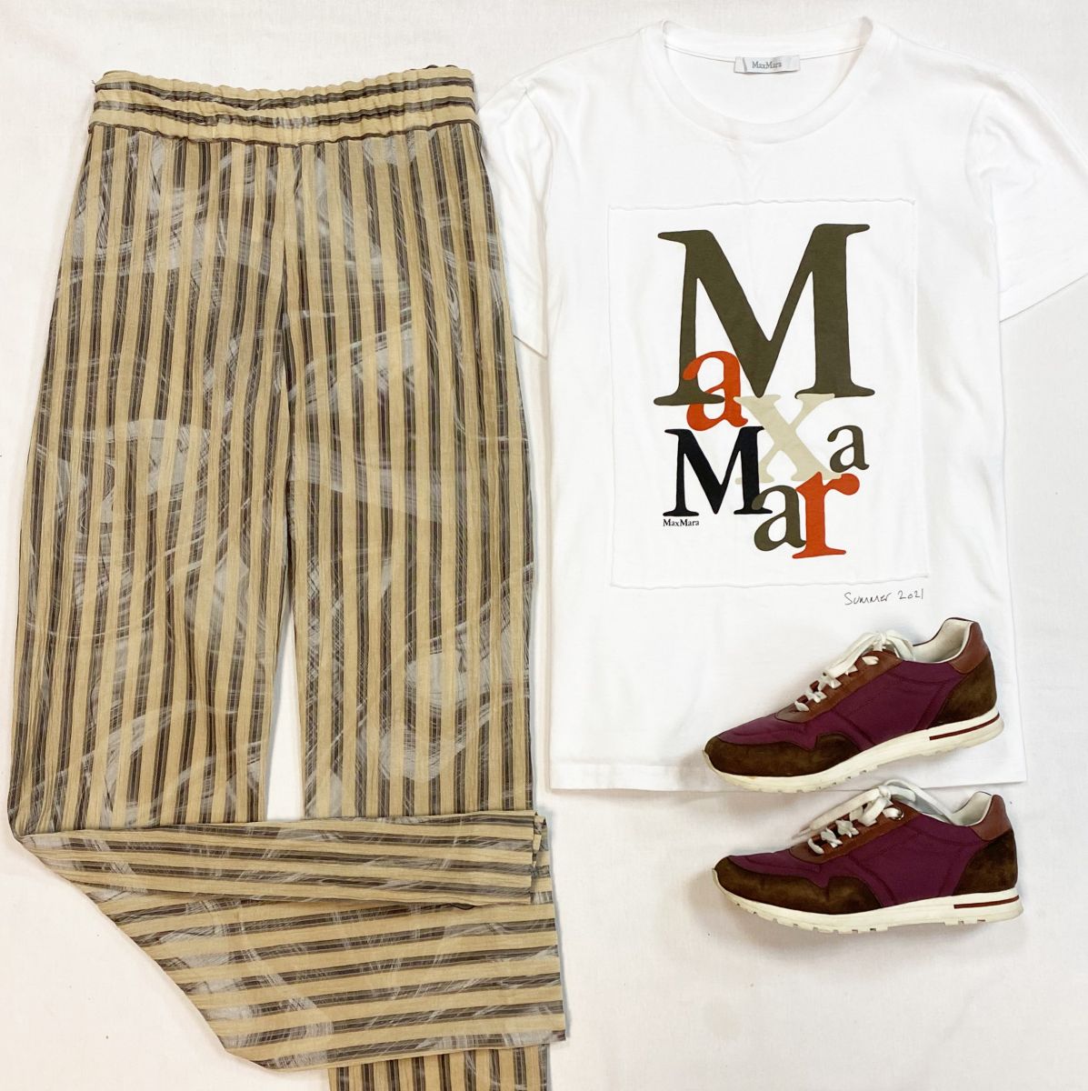 Футболка Max Mara размер XL цена 7 693 руб
Брюки Armani размер 44 цена 7 693 руб/с биркой/ 
Кроссовки Loro Piana размер 35 цена 23 078 руб 