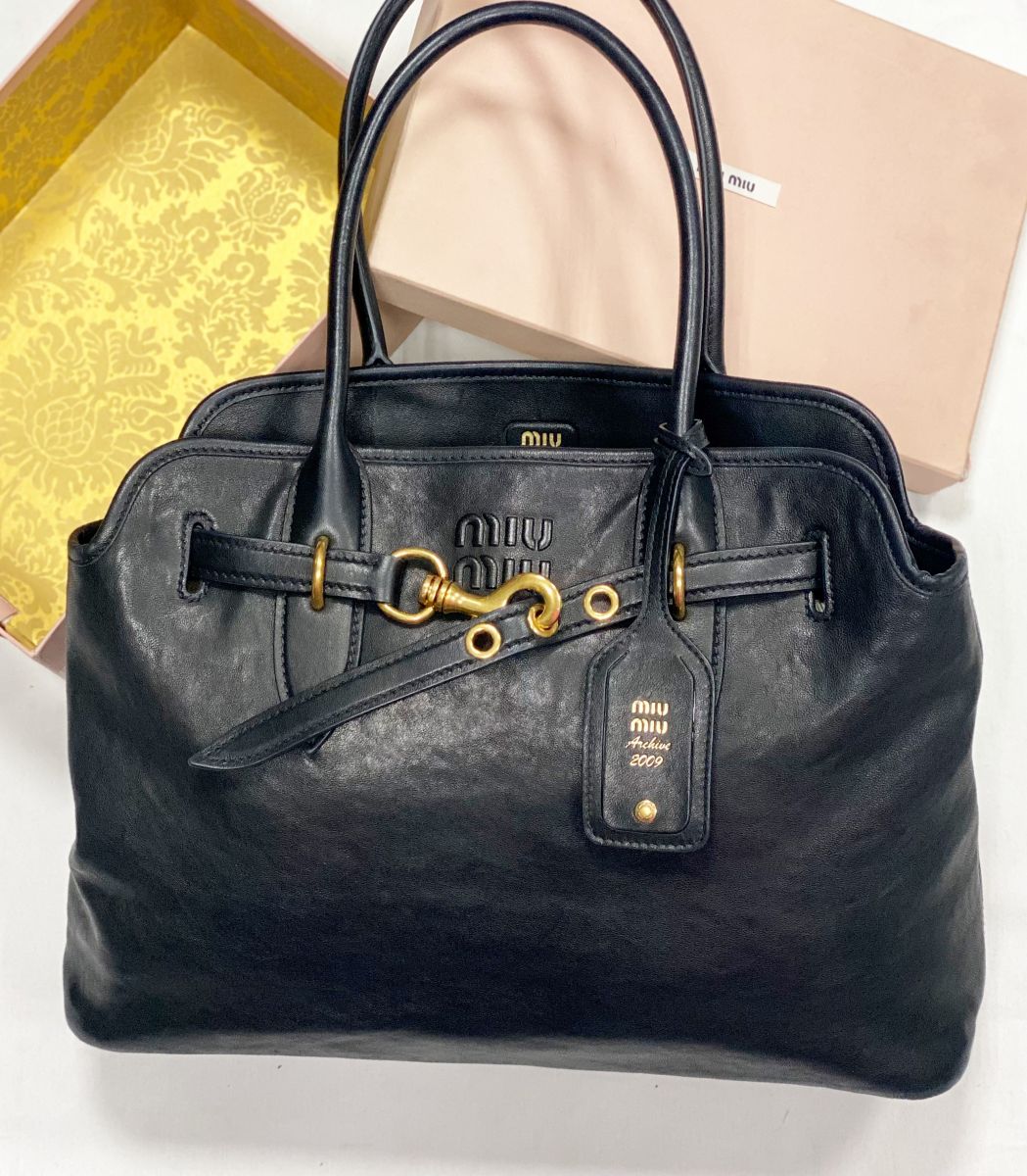 Сумка Miu Miu размер 40/30 цена 172 205 руб