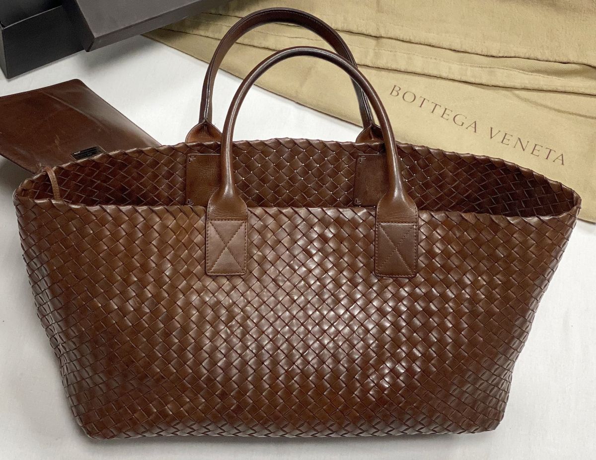 Сумка Bottega Veneta размер 40/25 цена 156 550 руб 