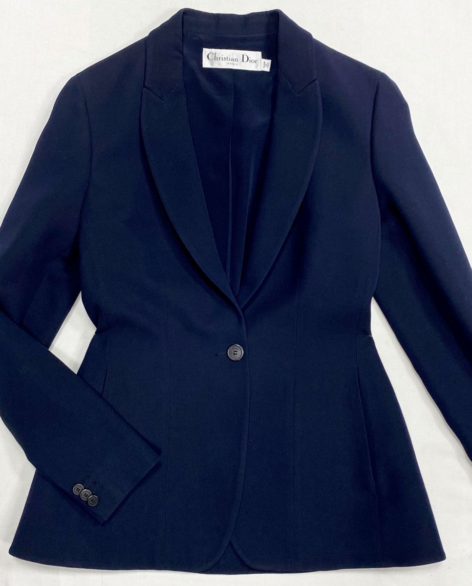 Жакет Christian Dior размер 40 цена 62 620 рубТуфли Sergio Rossi размер 40 цена 15 655 руб