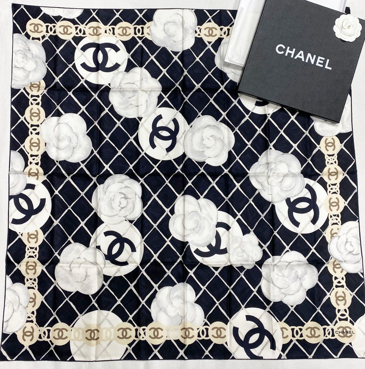 Платок / шелк / Chanel размер 90/90 цена 31 310 руб