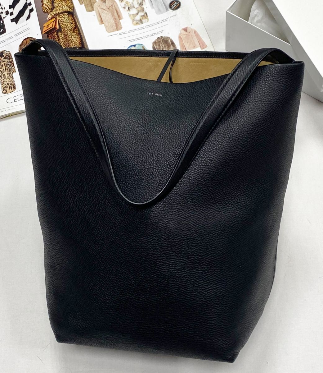 Сумка The Row размер 22/35 цена 281 790 руб
