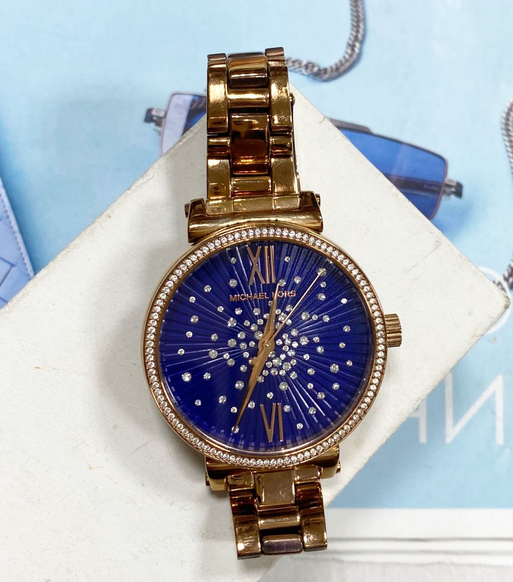Часы Michael Kors цена 10 959 руб
