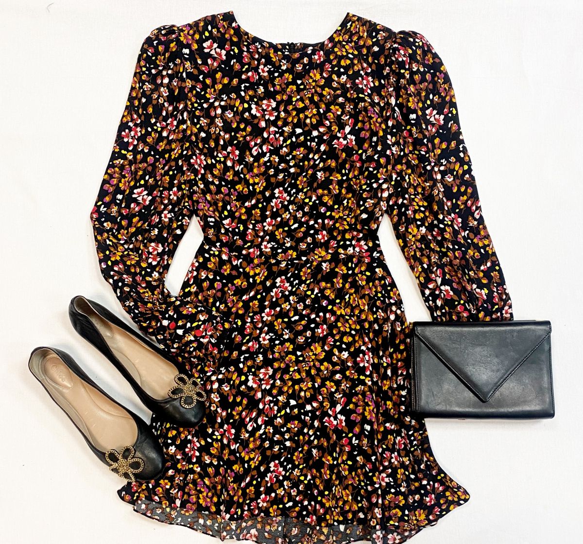 Платье Dress By Stesha размер S цена 3 077 руб
Балетки Chloe размер 40 цена 15 385 руб
Клатч Giuseppe Zanotti 