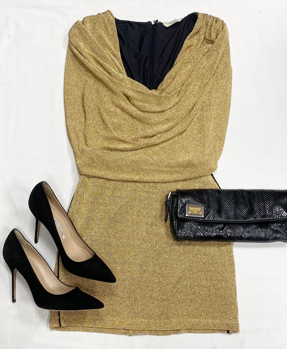 Платье/люрекс/ Fendi размер 38 цена 23 483 руб
Туфли Manolo Blahnik размер 40.5 цена 23 483 руб
Клатч Dolce Gabbana
