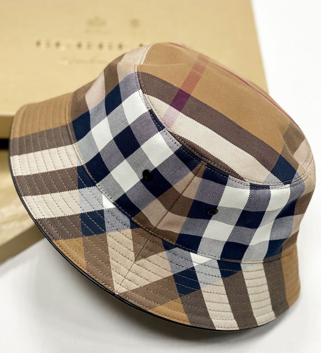 Панама Burberry размер L цена 26 614 руб
