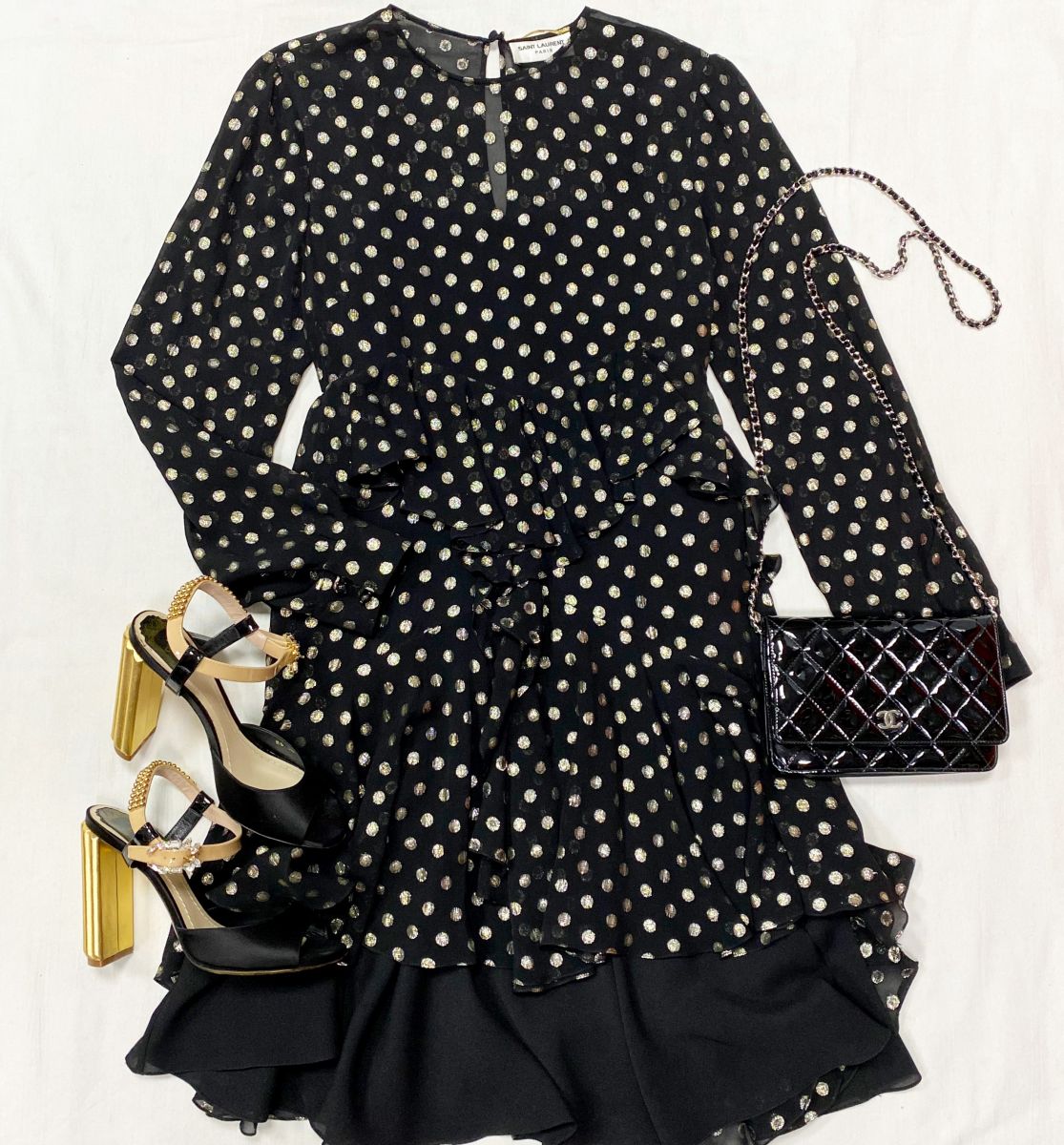 Платье Saint Laurent размер 38 цена 31 310 руб Босоножки Christian Dior размер 38 цена 18 786 рубСумочка Chanel