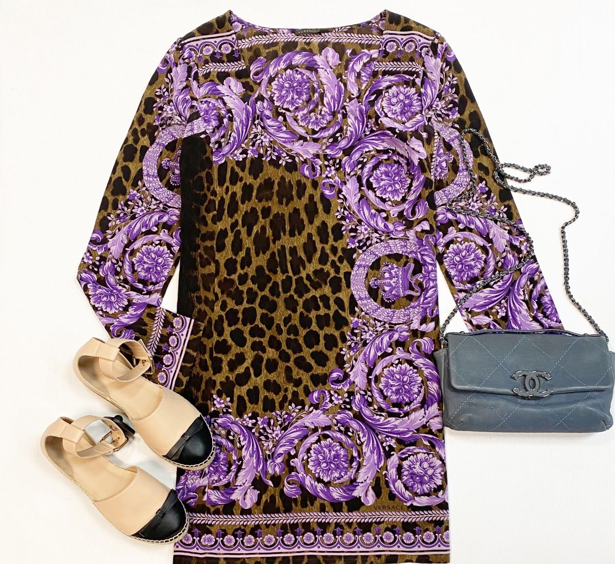 Туника Versace размер 42 цена 12 308 руб
Эспадрильи Red Valentino размер 37 цена 4 616 руб
Сумка Chanel 