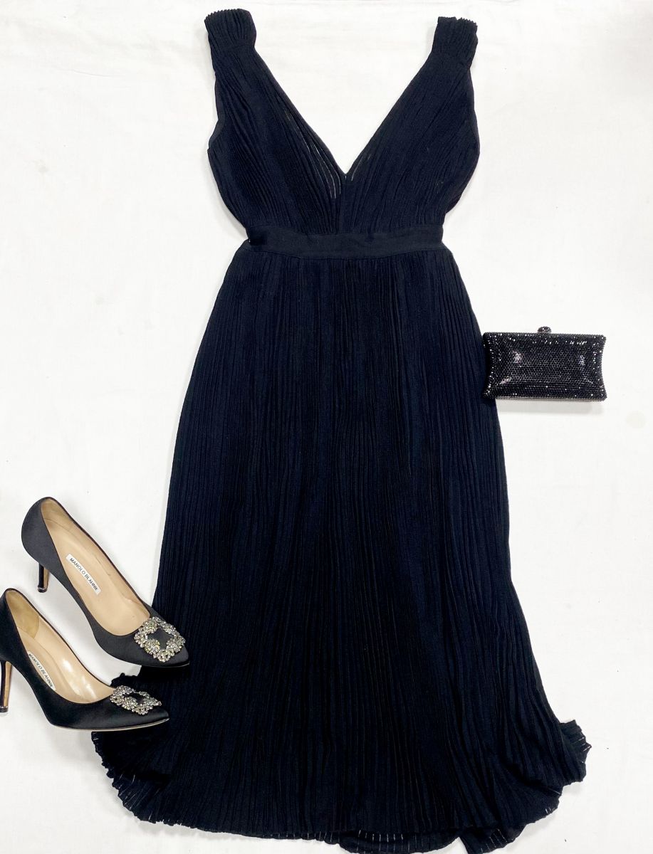 Платье Christian Dior размер 38 цена 46 965 руб
Туфли Manolo Blahnik размер 38.5 цена 39 138 руб
Сумочка/ камни/ 