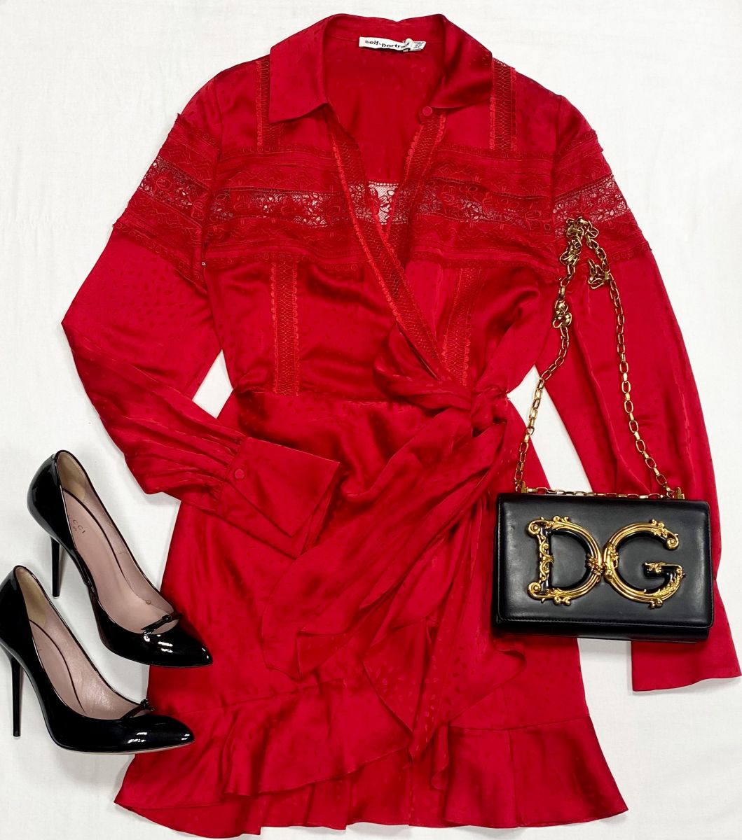 Платье Self Portrait размер 6/10 цена 15 655 рубТуфли Gucci размер 39.5 цена 18 786 рубСумка Dolce Gabbana