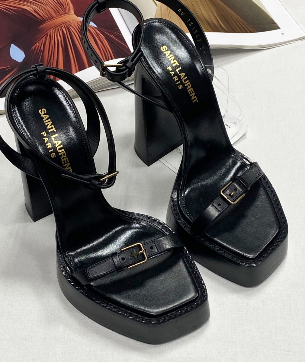 Босоножки Saint Laurent размер 37 цена 62 620 руб
