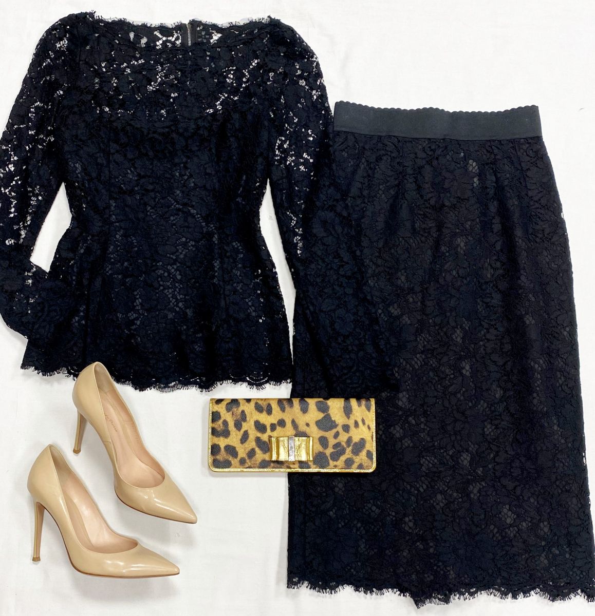 Костюм /ажур/ Dolce Gabbana размер 36 цена 78 275 руб
Туфли Gianvito Rossi размер 39 цена 4 697 руб
Клатч Dolce Gabbana 