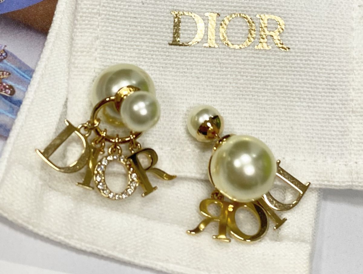 Пусеты Christian Dior цена 31 310 руб 